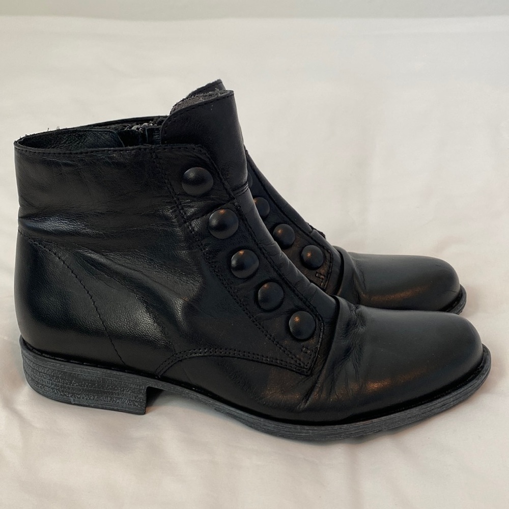Miz Mooz Louise Black Leather Button Ankle Boots Size 8